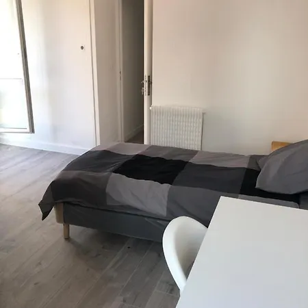 Evry Time לינה וארוחת בוקר *